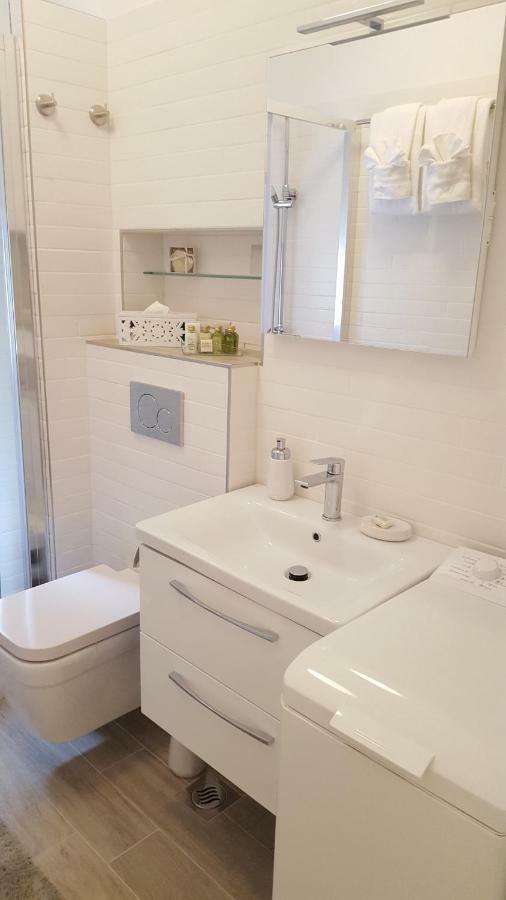 Studio Apartment Vanna - 1St Row To The Sea 오파티아 외부 사진