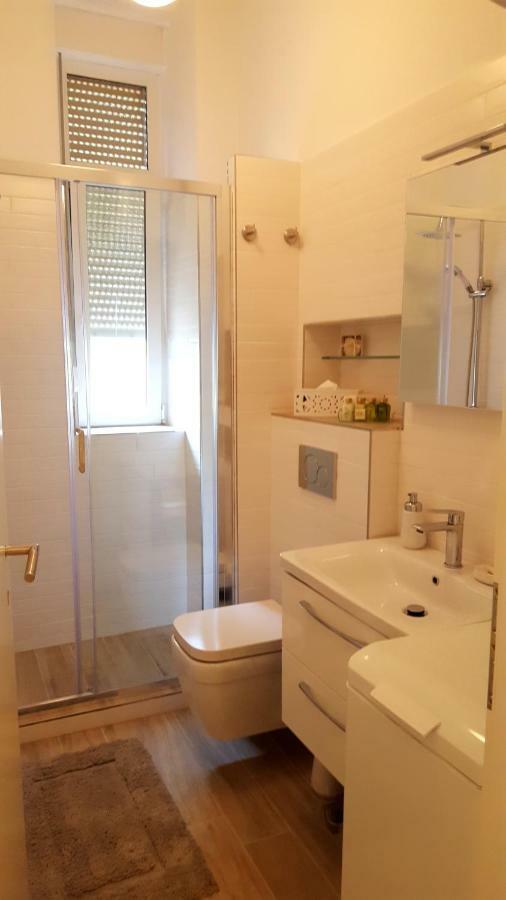 Studio Apartment Vanna - 1St Row To The Sea 오파티아 외부 사진